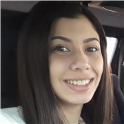 Je suis une éducatrice professionnelle, ayant une licence de pédagogie et un master en technologie de l'éducation